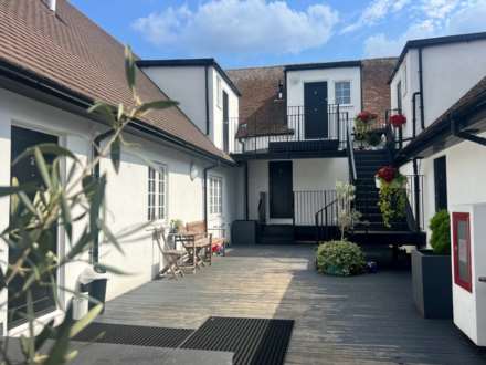 Shenley Road, Borehamwood, Image 13