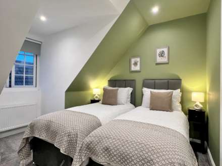 Shenley Road, Borehamwood, Image 4