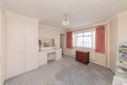 Goldcrest Way, Bushey, Image 10