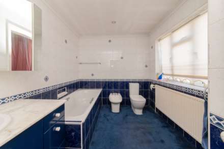 Goldcrest Way, Bushey, Image 11