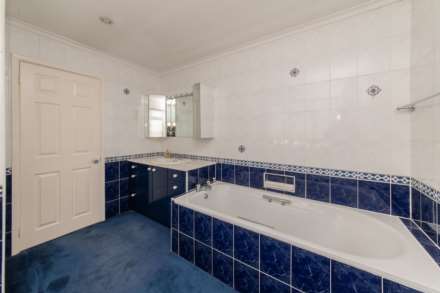 Goldcrest Way, Bushey, Image 12