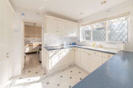 Goldcrest Way, Bushey, Image 6
