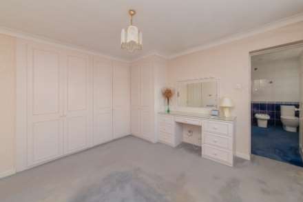 Goldcrest Way, Bushey, Image 9
