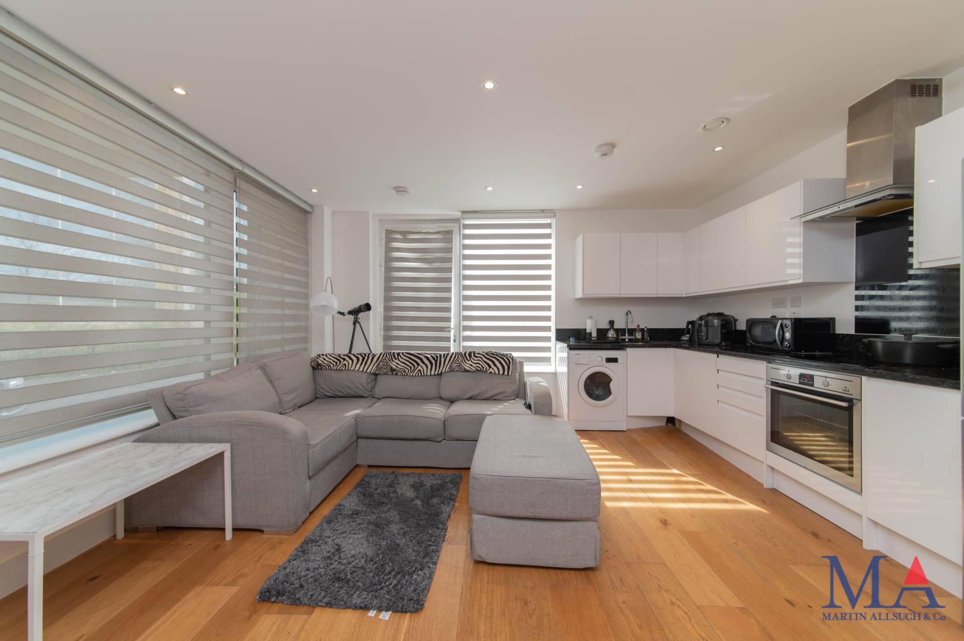 Elstree House, Borehamwood, Image 2