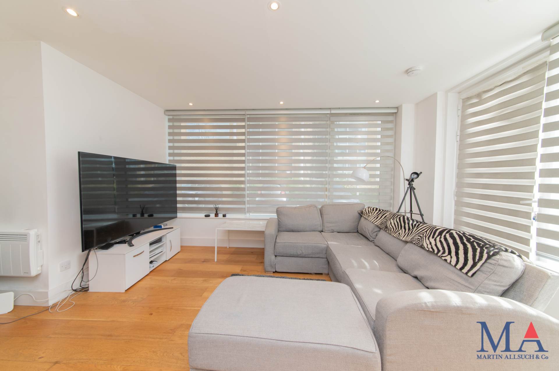 Elstree House, Borehamwood, Image 5
