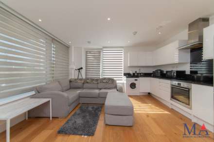 Elstree House, Borehamwood, Image 2