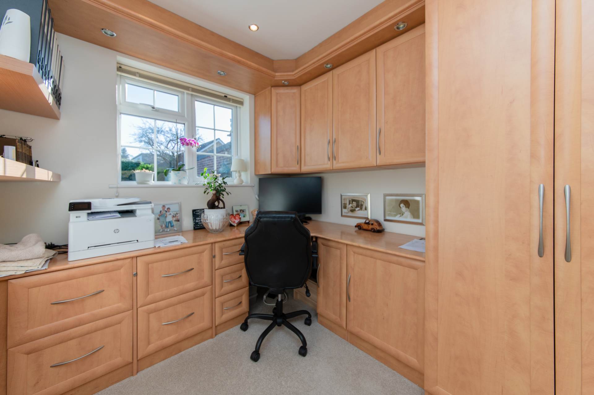 Lodge Avenue, Elstree, Image 12