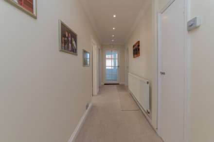 Lodge Avenue, Elstree, Image 10
