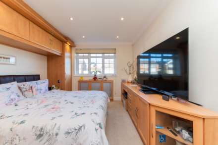 Lodge Avenue, Elstree, Image 16