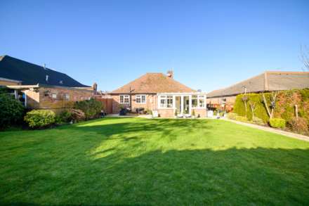Lodge Avenue, Elstree, Image 18