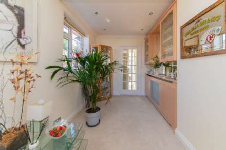 Lodge Avenue, Elstree, Image 5