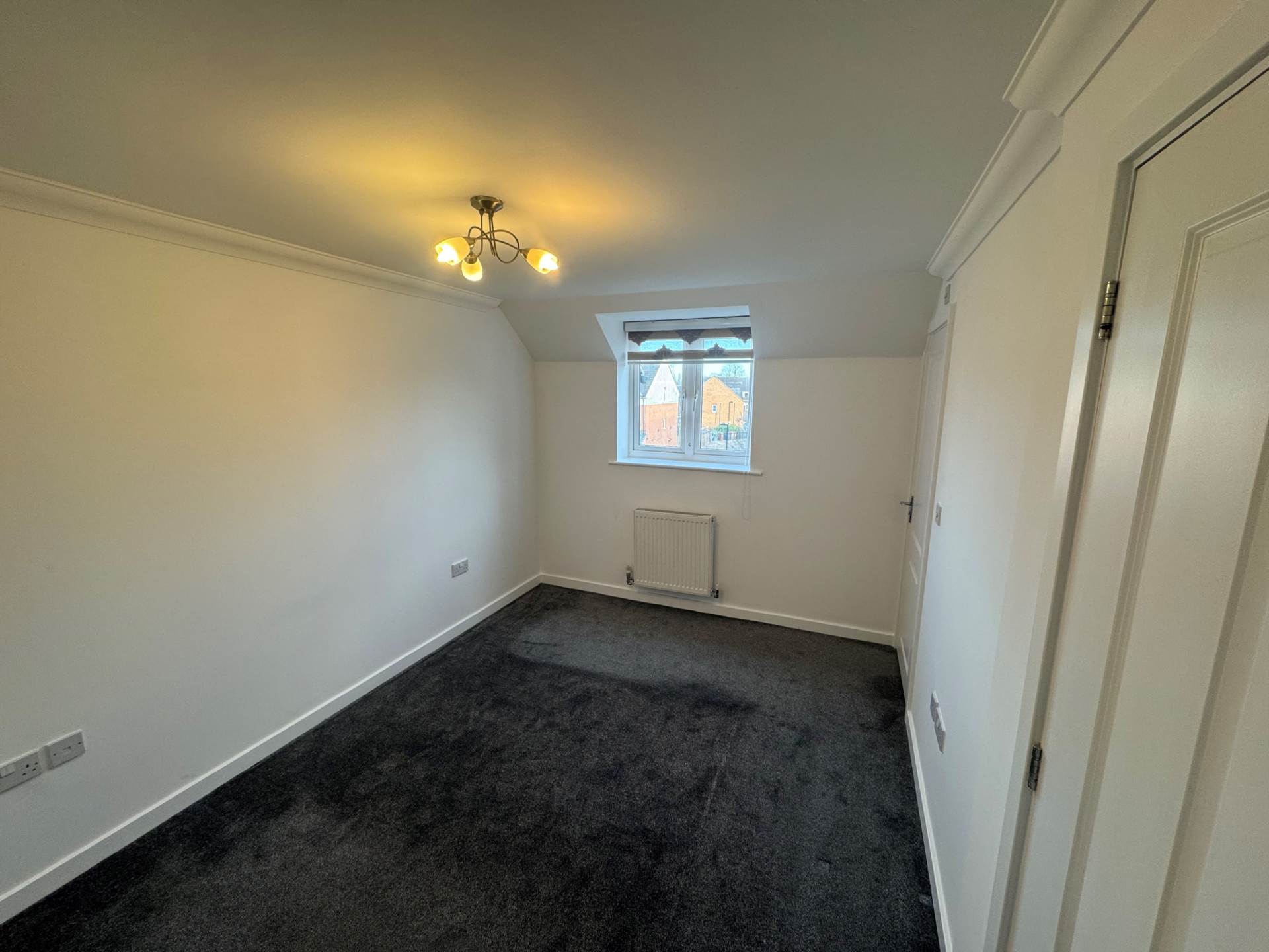 Browning Court, Borehamwood, Image 4