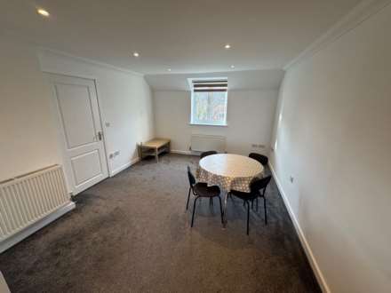 Browning Court, Borehamwood, Image 2