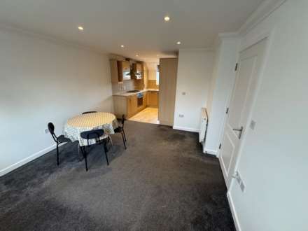 Browning Court, Borehamwood, Image 3