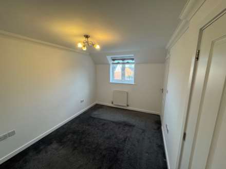 Browning Court, Borehamwood, Image 4