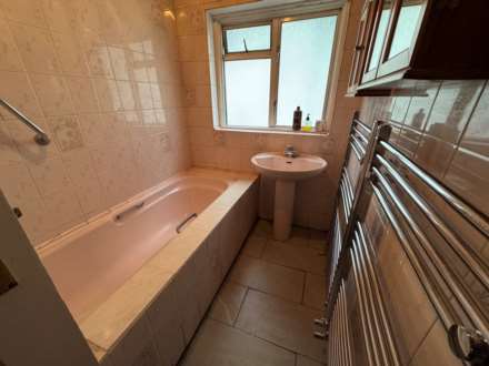 Highview Avenue, Edgware, Image 8