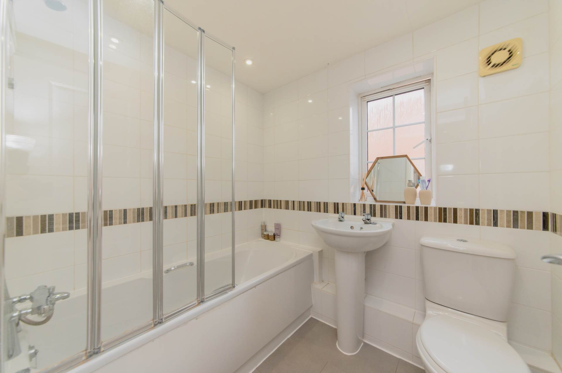 Keats Close, Borehamwood, Image 24
