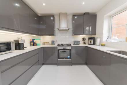 Keats Close, Borehamwood, Image 10