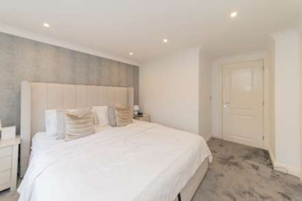 Keats Close, Borehamwood, Image 18