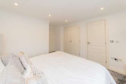 Keats Close, Borehamwood, Image 19
