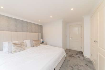 Keats Close, Borehamwood, Image 20