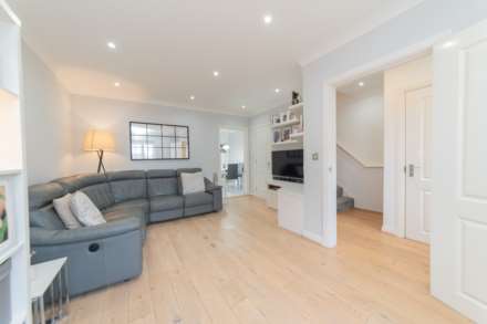 Keats Close, Borehamwood, Image 3