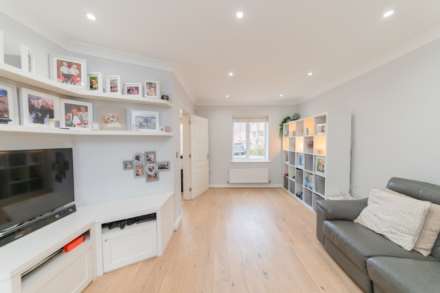Keats Close, Borehamwood, Image 5