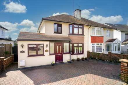 Sullivan Way, Elstree, Image 1