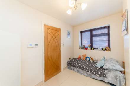 Sullivan Way, Elstree, Image 13