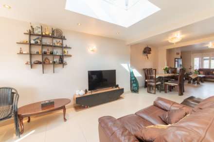 Sullivan Way, Elstree, Image 6