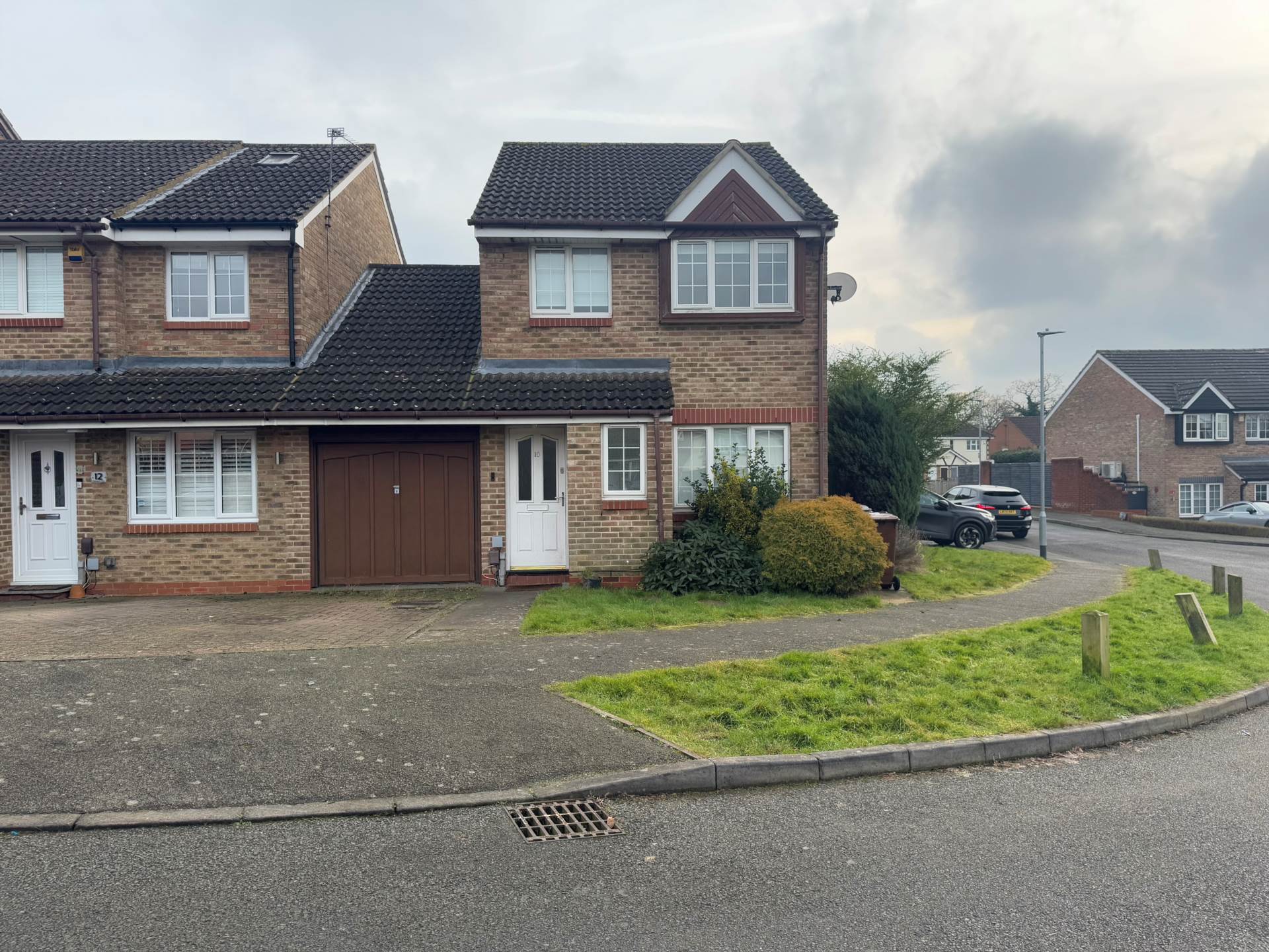 Robeson Way, Borehamwood, Image 1