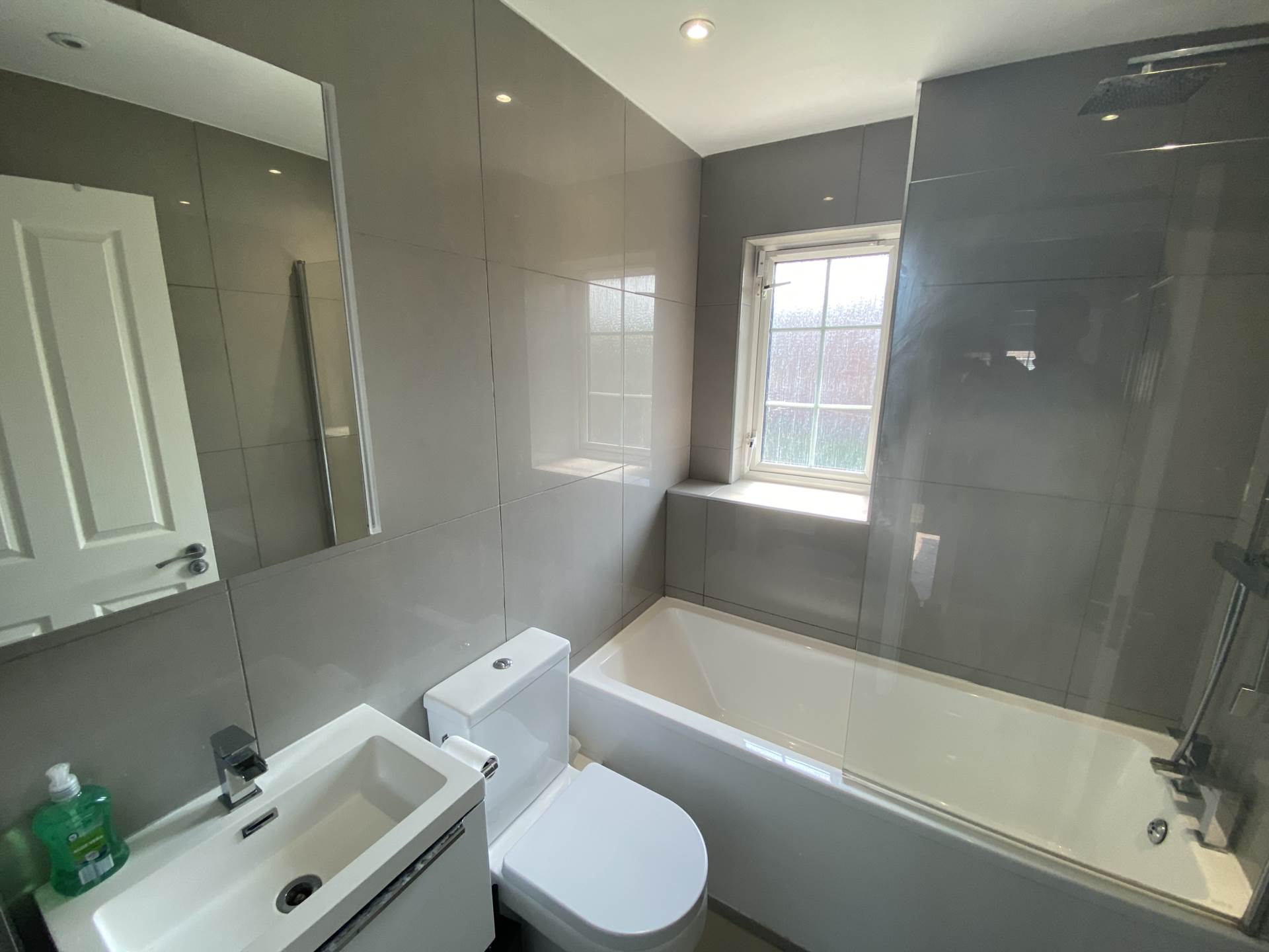 Robeson Way, Borehamwood, Image 10