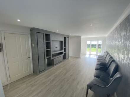 Robeson Way, Borehamwood, Image 3