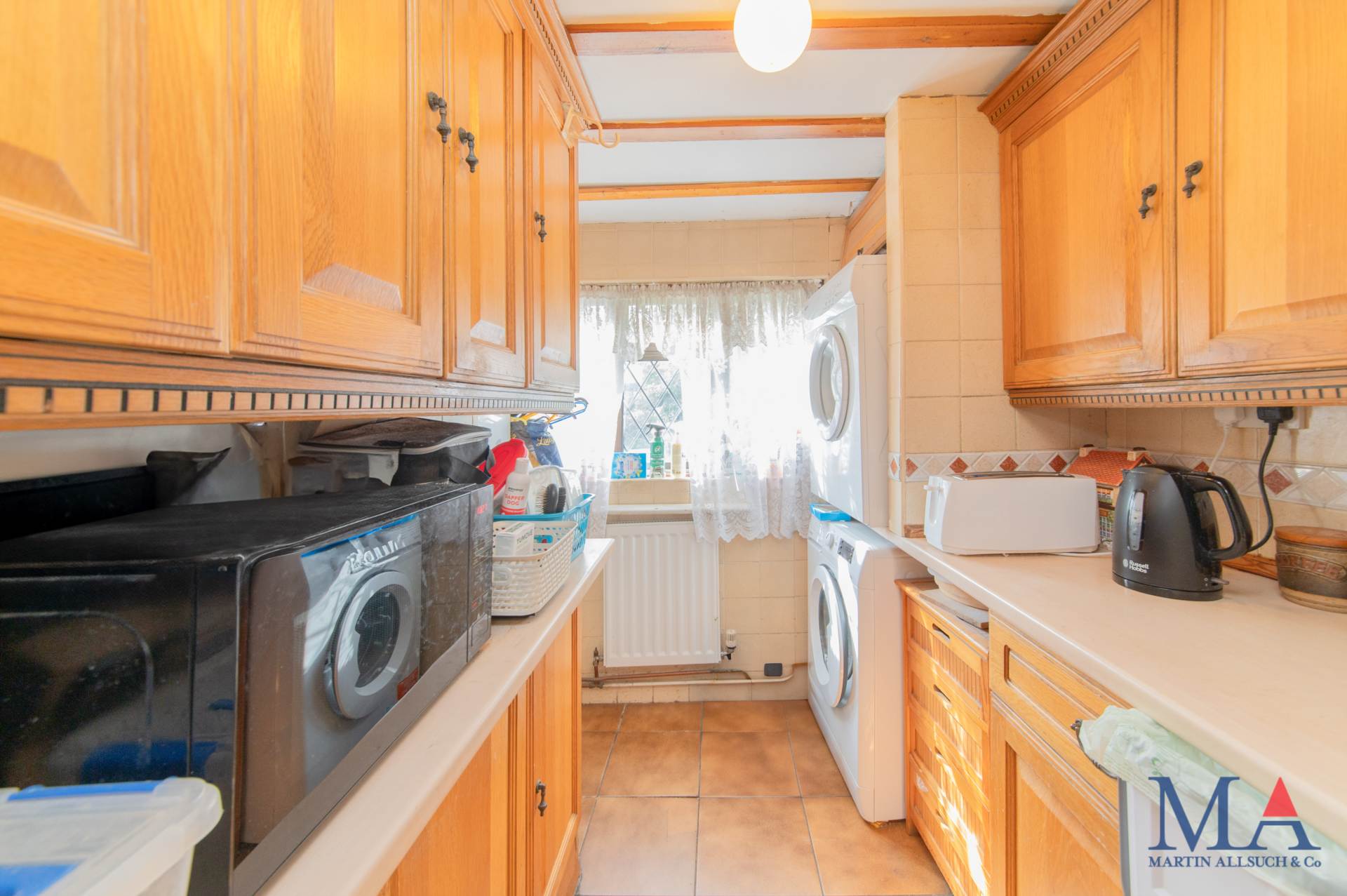 Buckingham Road, Borehamwood, Image 10