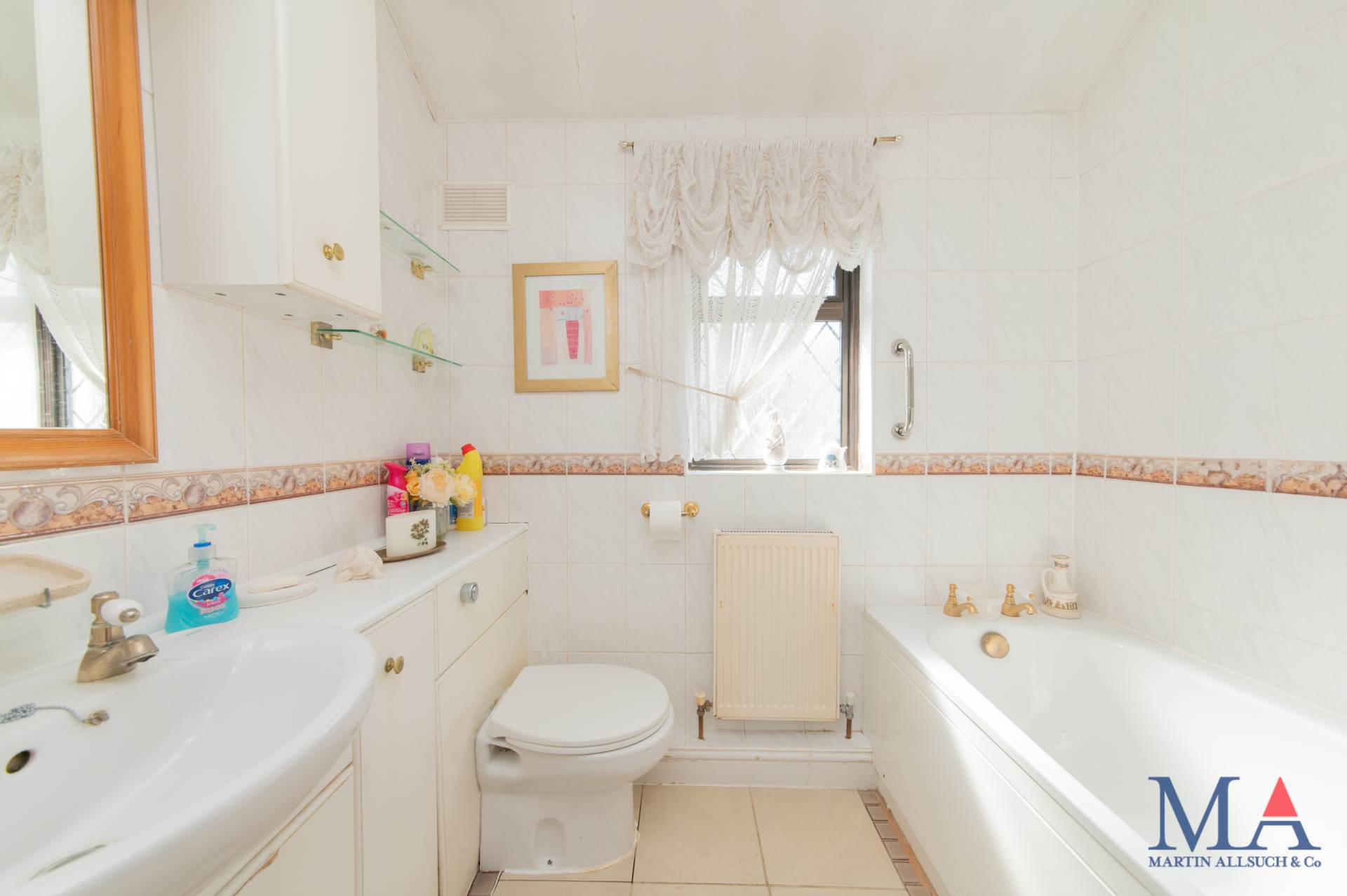 Buckingham Road, Borehamwood, Image 14