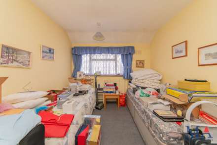 Buckingham Road, Borehamwood, Image 18