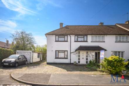 Buckingham Road, Borehamwood, Image 22