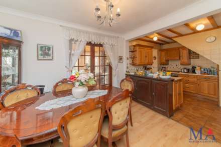 Buckingham Road, Borehamwood, Image 7