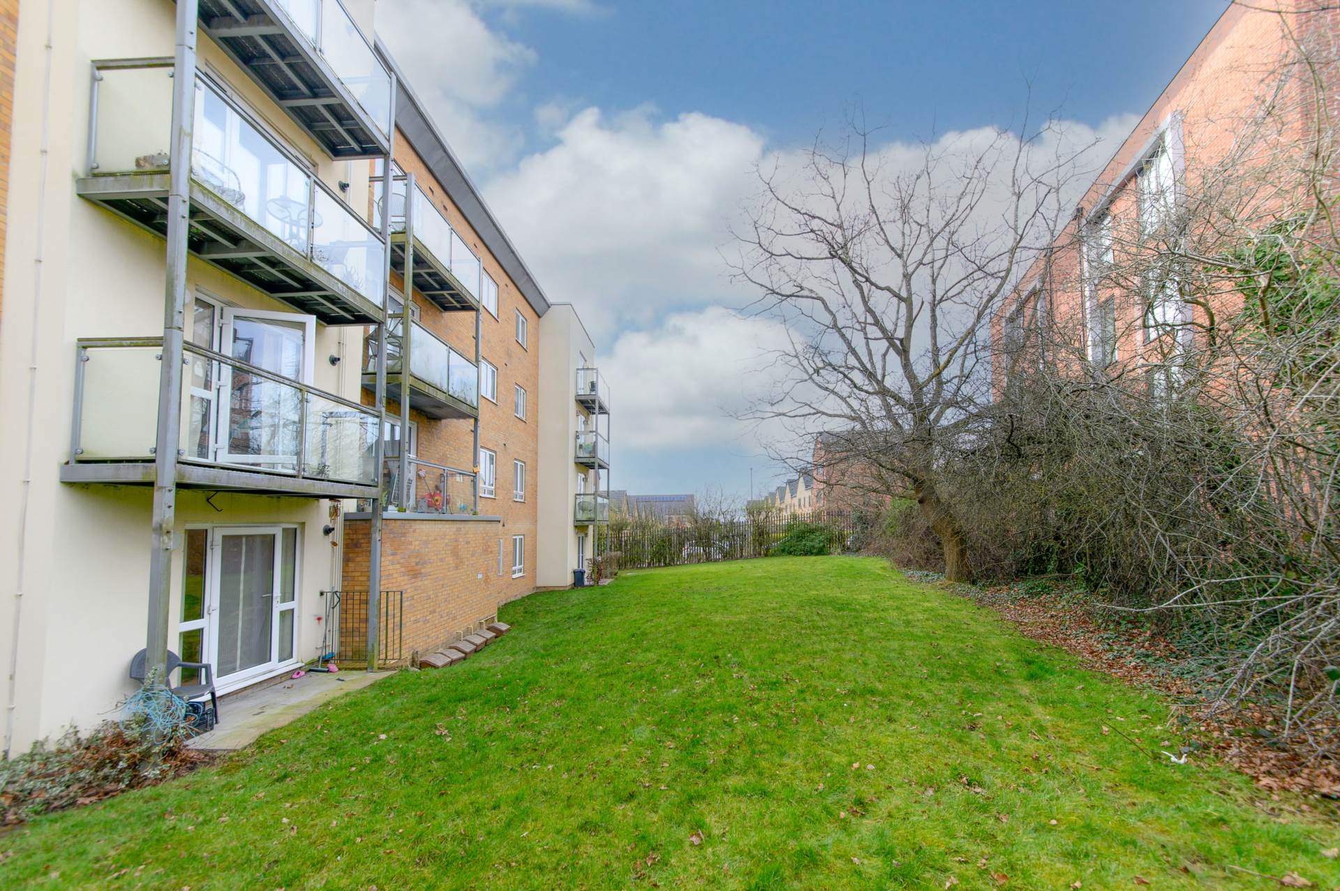 Todd Close, Borehamwood, Image 14