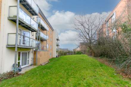 Todd Close, Borehamwood, Image 14