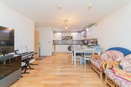 Todd Close, Borehamwood, Image 3