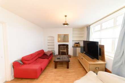 Elstree Hill North, Borehamwood, Image 3