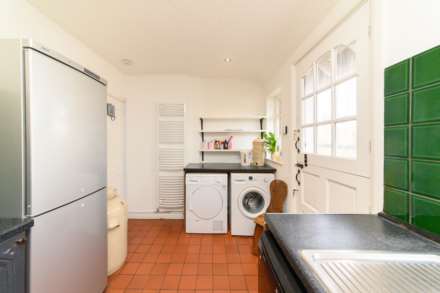 Elstree Hill North, Borehamwood, Image 6