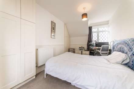 Elstree Hill North, Borehamwood, Image 9