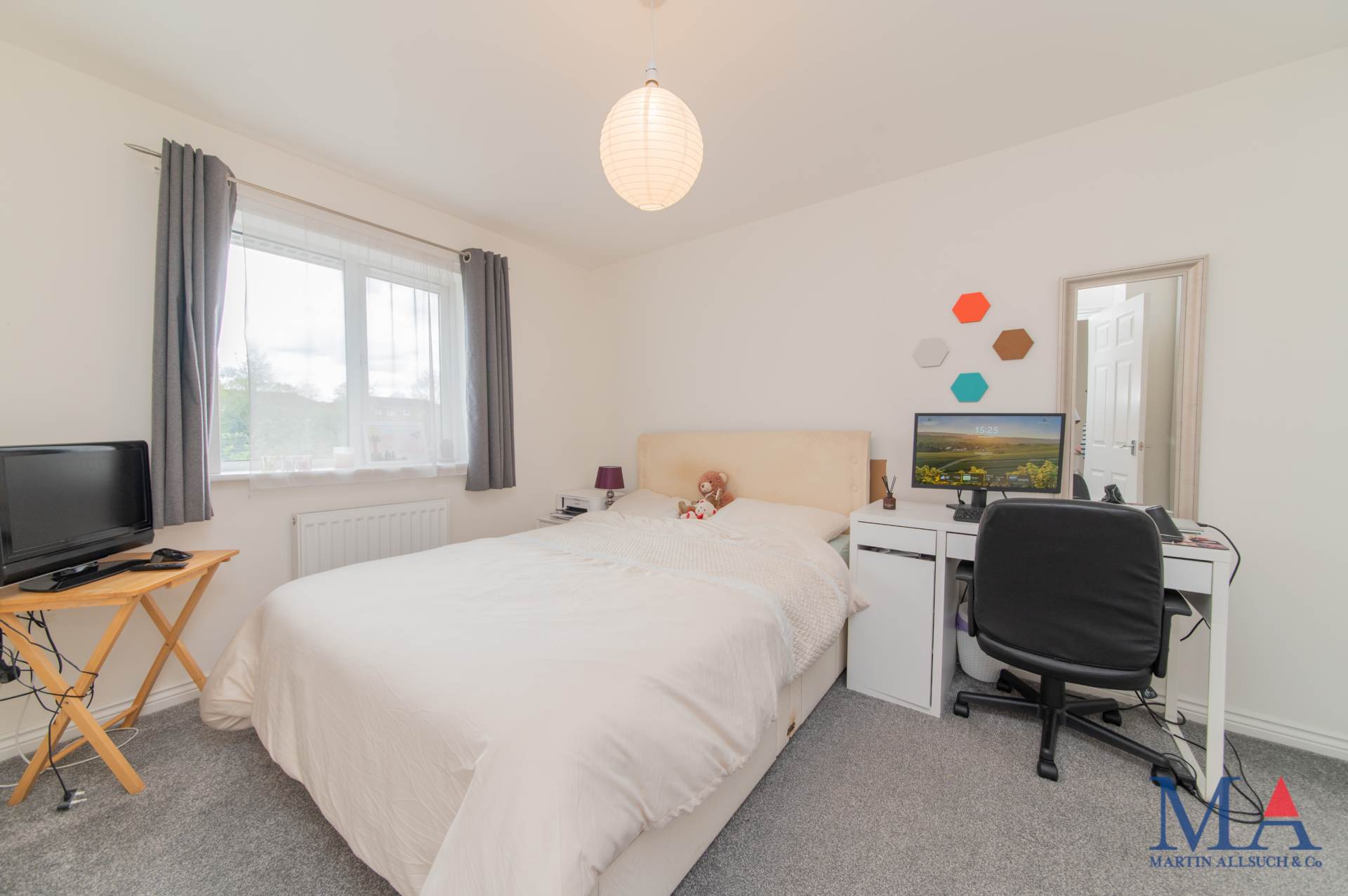 Coleridge Way, Borehamwood, Image 12