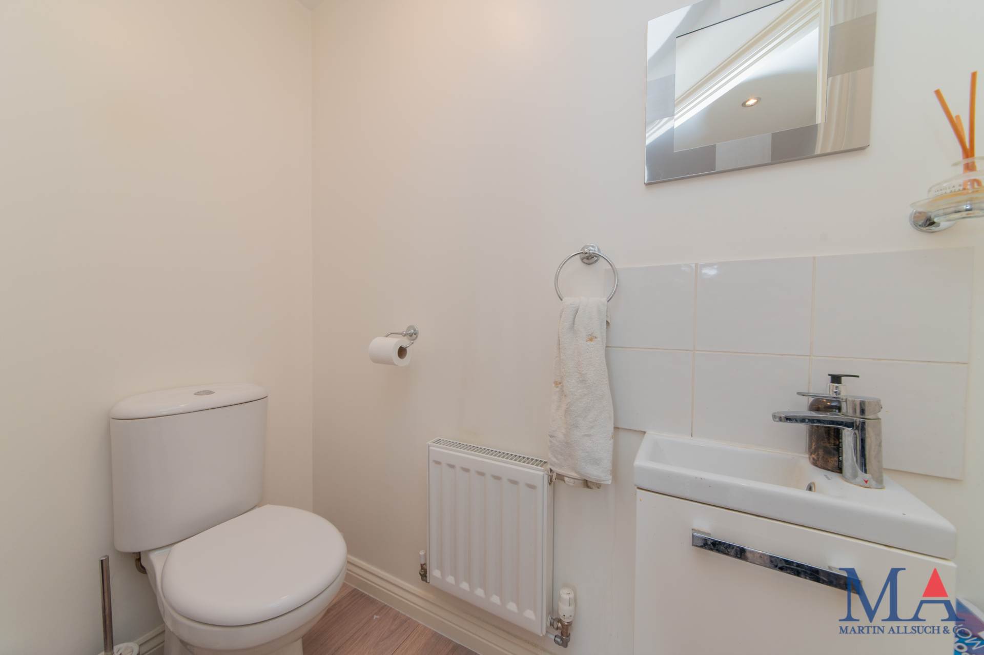 Coleridge Way, Borehamwood, Image 9