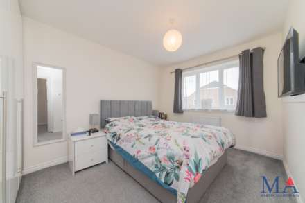 Coleridge Way, Borehamwood, Image 13
