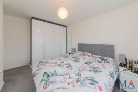 Coleridge Way, Borehamwood, Image 14