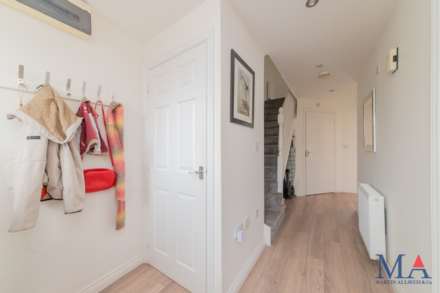 Coleridge Way, Borehamwood, Image 3