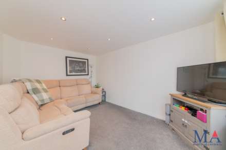 Coleridge Way, Borehamwood, Image 4